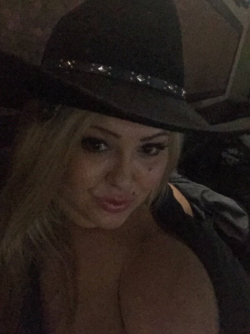 At #thecdnbrewhouse having a blast @TheCDNBrewhouse https://t.co/PLEHi8z6cj<a href="/tag/thecdnbrewhouse"class="tags">#thecdnbrewhouse</a><a class="tags" target="_blank" title="On Twitter" href="/?out=eyJ0eXAiOiJKV1QiLCJhbGciOiJIUzUxMiJ9.eyJpYXQiOjE3MjA3NTgwODQsImlzcyI6InR3cG9ybnN0YXJzLmNvbSIsIm5iZiI6MTcyMDc1ODA4NCwiZXhwIjoxNzUyMjk0MDg0LCJyZWRpcmVjdF91cmwiOiJodHRwczovL3R3aXR0ZXIuY29tL1RoZUNETkJyZXdob3VzZSJ9.MMePWekdFvTNjtFG4A1000JzheSgsARVKEvfIyaQj4tWIQxHF8MNoBXYNELbTnS5BZH04Z6pQduXKBskViABnA">@TheCDNBrewhouse</a>