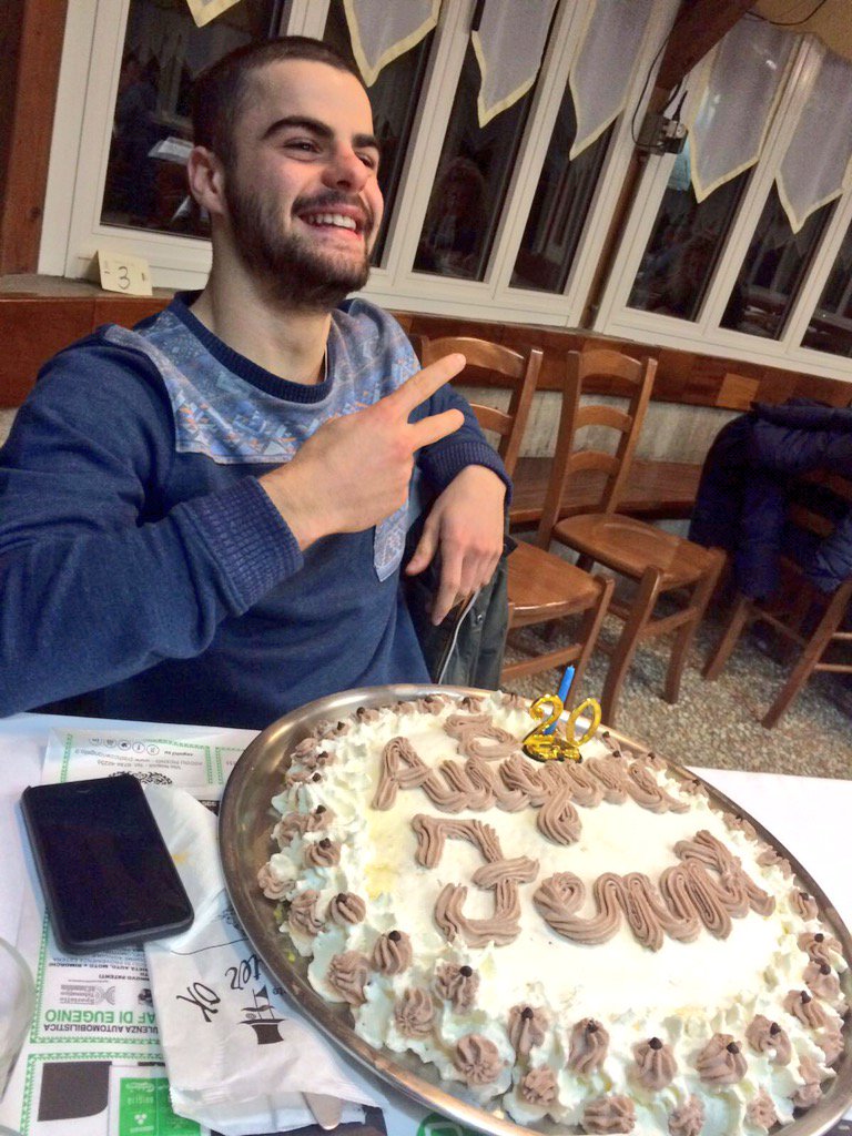 RomanoFenati's tweet photo. Grazie ai miei amici per i festeggiamenti di ieri 🎂 
e a tutti voi per i tanti e bellissimi auguri di compleanno!😁 https://t.co/bg1j3PuIxP