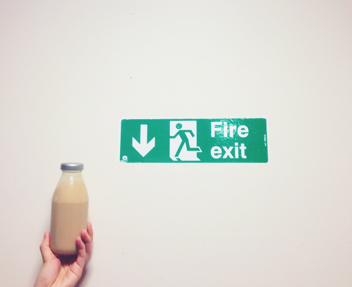 ceciseeseac's tweet photo. @TeaRexBlog #bubbletea #tasty #GoodMorning https://t.co/Li1CyU5OIW