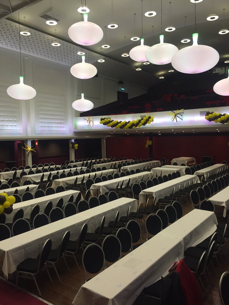 Opbouwen voor de 17e editie van <a href="/Heerenzitting/">Heerenzitting</a> in de Nieuwe Buitensocieteit Wij zijn er weer klaar  voor u! U ook?