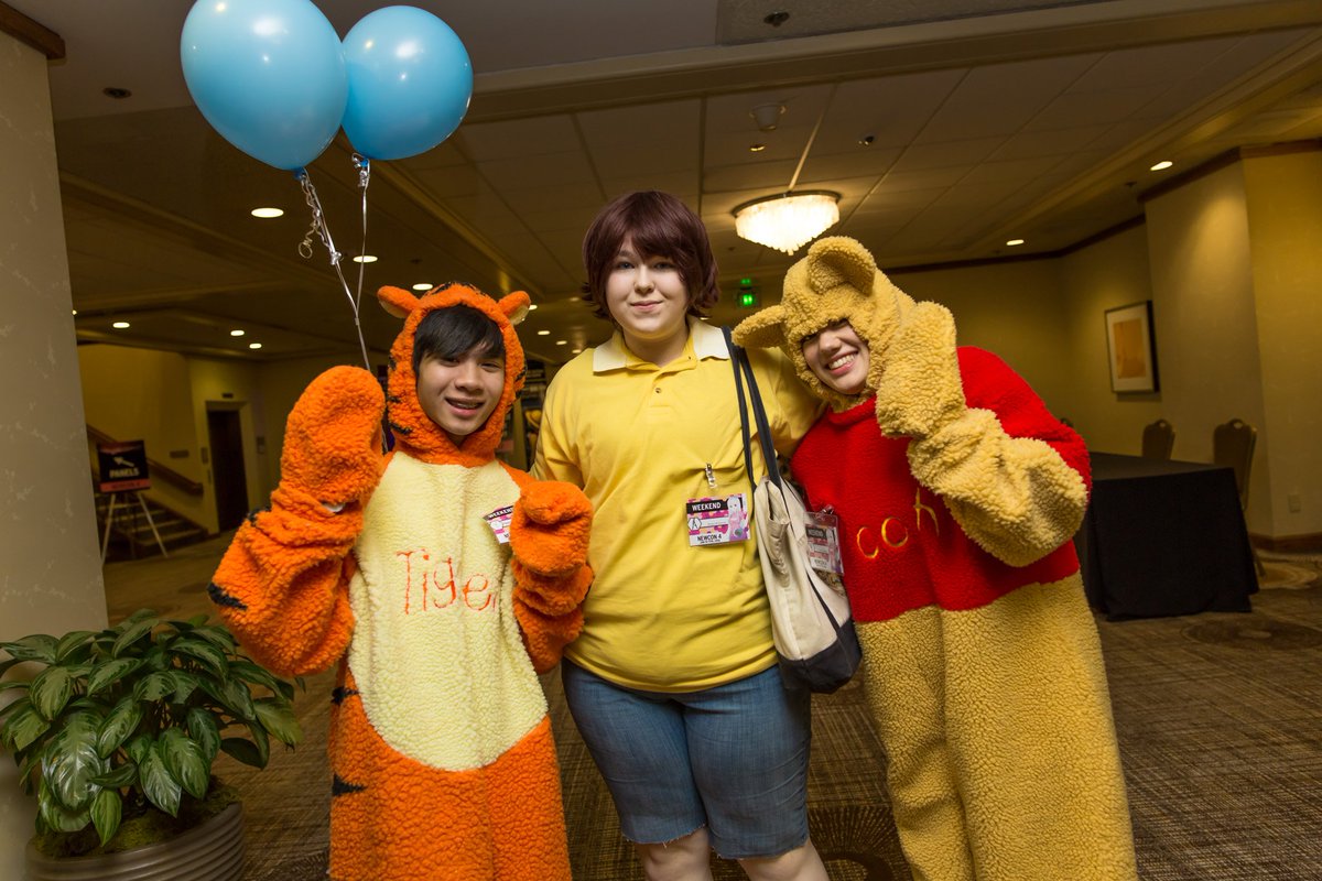 DTJAAAAM's tweet photo. Christopher Robin and friends. #cosplay #newconpdx #newcon #newcon2016 https://t.co/xQRoFPa2o9