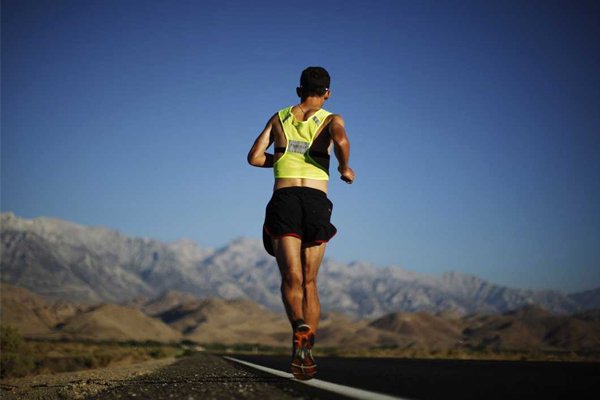 Bravaradio's tweet photo. Ini dia hal yang harus Brava Listeners ketahui tentang ultra marathon #BravaSports https://t.co/WrZ7NZ95wb https://t.co/SjUizxik3X