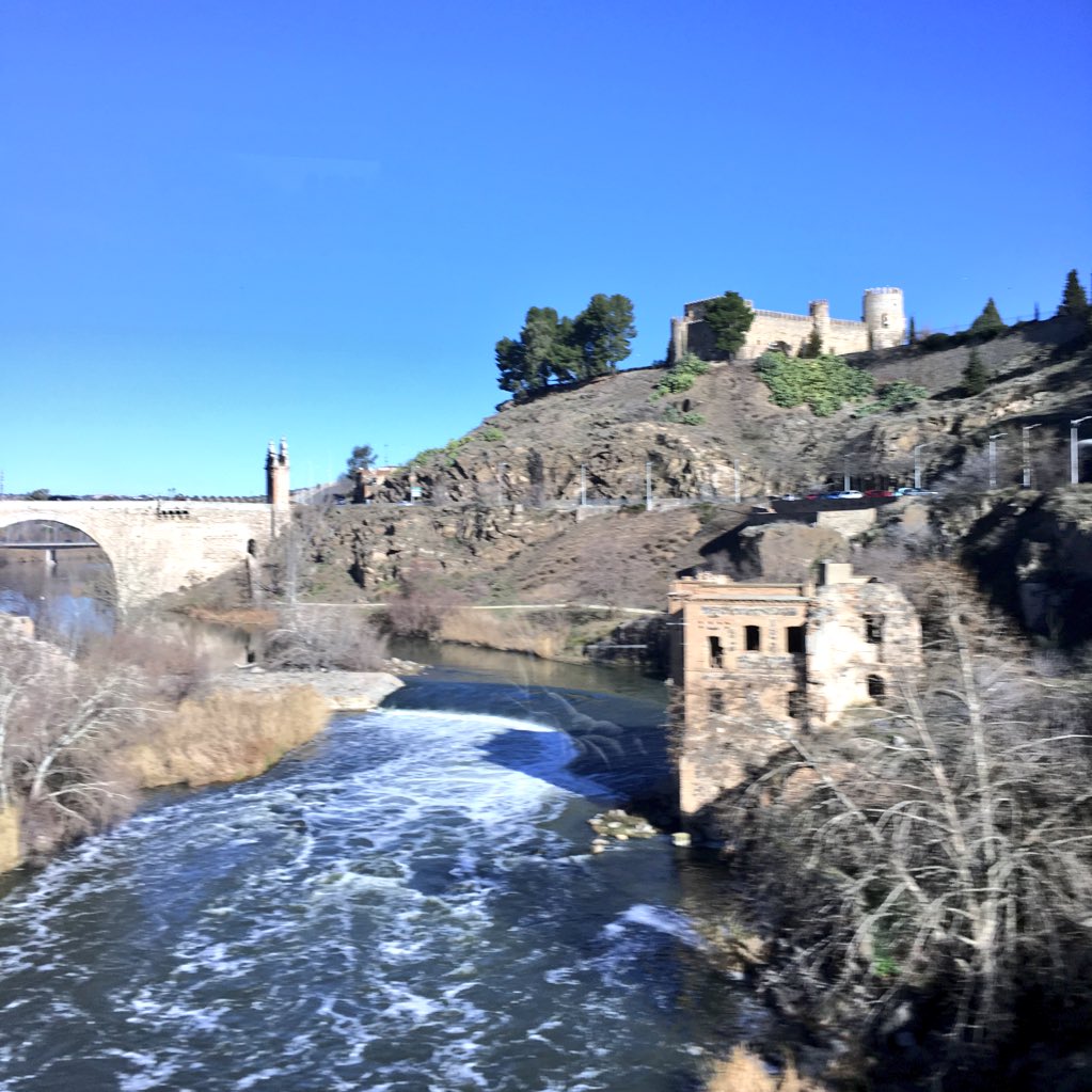 sraprado's tweet photo. Recorriendo #Toledo en autobús 🚌 con @Alsa_Autobuses y @toledoturismo #ViajandoONdROAD https://t.co/bPaxzeBOG0