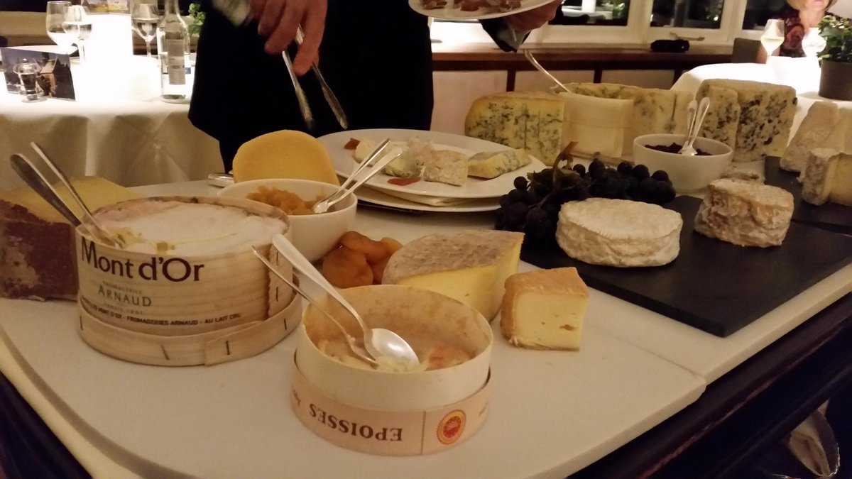 Chef_Jere's tweet image. Day at #lemanoir what an experience n service!! Merci #raymondblanc #foodporn Experiencia unica #comida_orgasmica