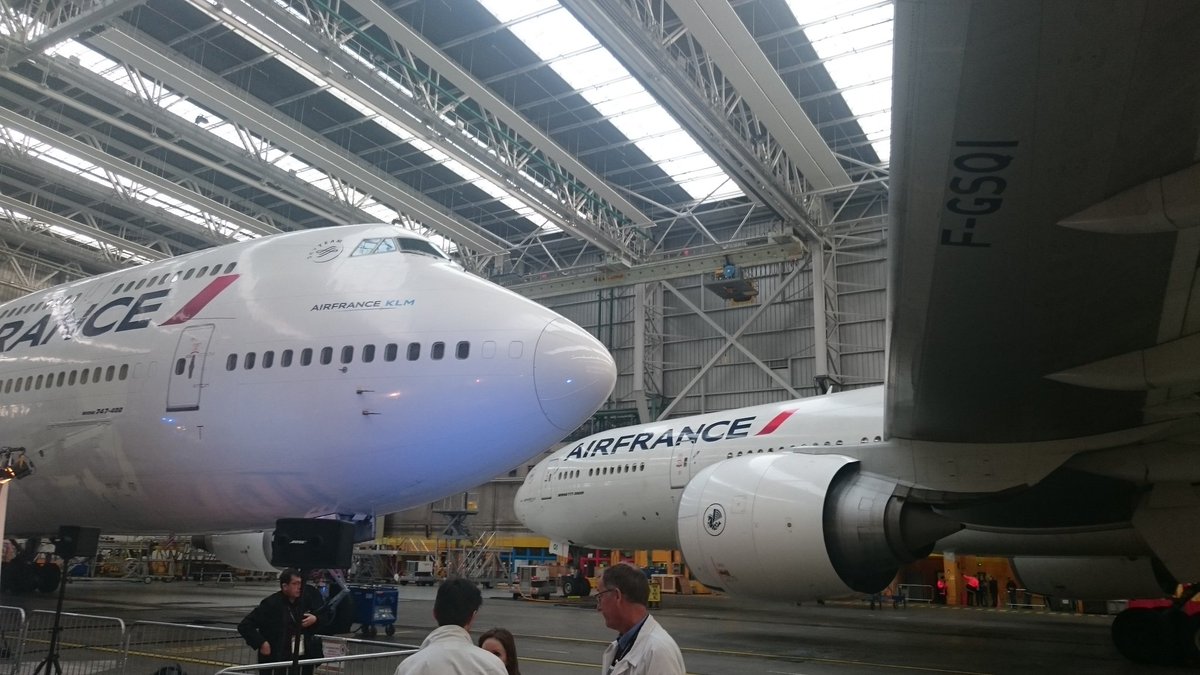 A_Dray_aero's tweet photo. ✈Merci @AirFranceFR pour ce dernier vol sur 747 ✈ @airfrance @AFnewsroom @gilleslaurent81 #AF744 #airfrance https://t.co/5agkkNHGzd