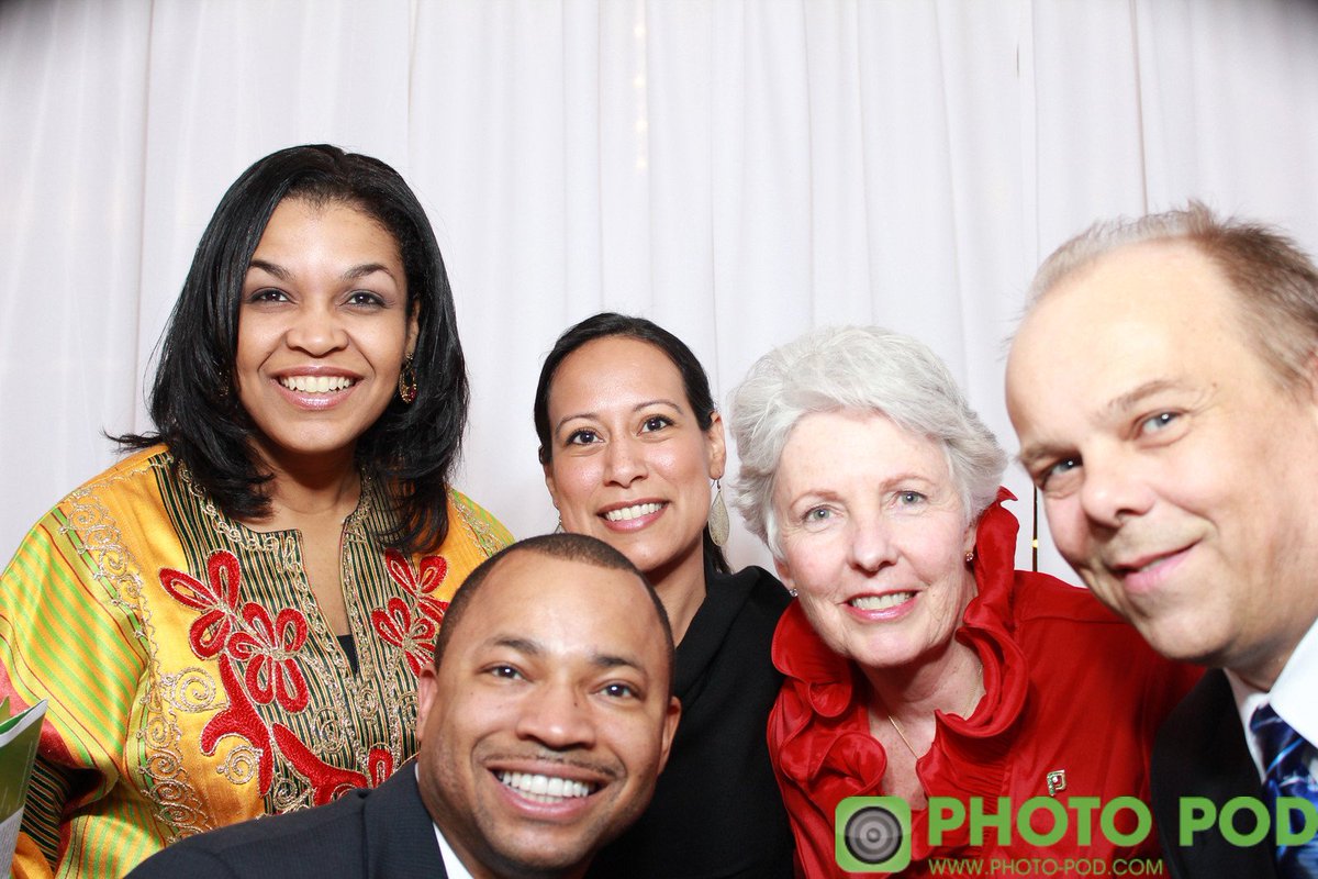 Photo_Pod's tweet image. Everybody in! #photobooth