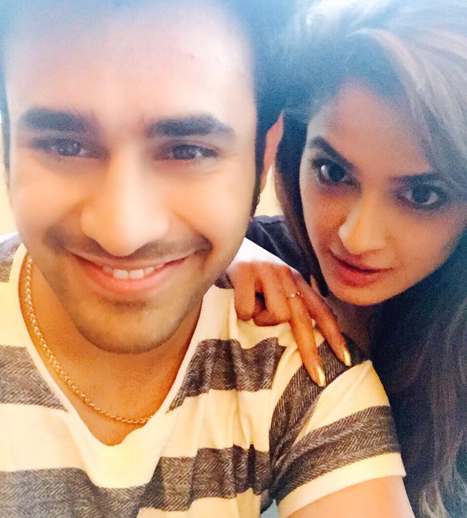 Embedded image permalink