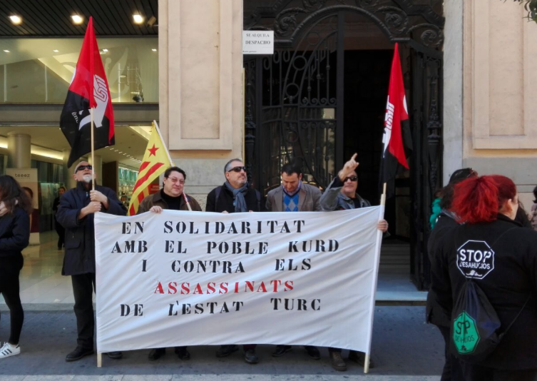Solidaritat smb el poble kurd, víctima de la brutal repressió del govern d'Ankara i el silenci de la UE!