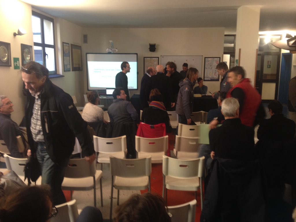 ClasseminiIT's tweet photo. Inizia la nostra AG allo YCI di Genova. Menù #minitransat2015 #trofeoespritmarin calendari 2016/17 #mini650 in Med https://t.co/sH6mevpfoQ