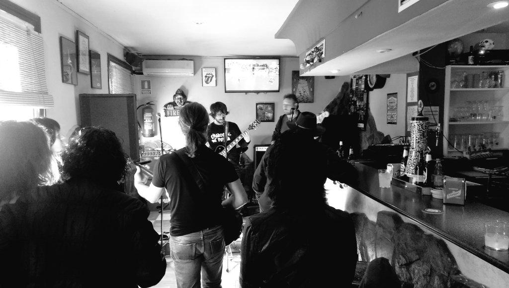 Prueba hecha, en breve Alambre de Espino (Tributo a <a href="/Barricada2009/">Barricada</a> ) en el #Deltoya #estoesunvermuthderockandroll