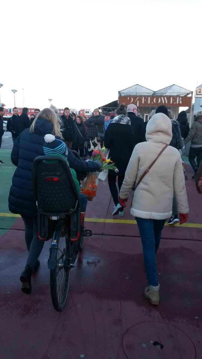 #24Flower #Tijdvoortulpen #IAmsterdam #NDSM. TPN: Bedankt voor deze schitterende happening. Trots op ons allemaal!!!
