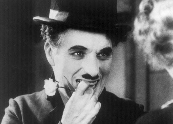 "Gülmek hayatın en güzel eylemidir ve her ne varsa sizi bundan alıkoyan, onları yok edin."

Charlie Chaplin