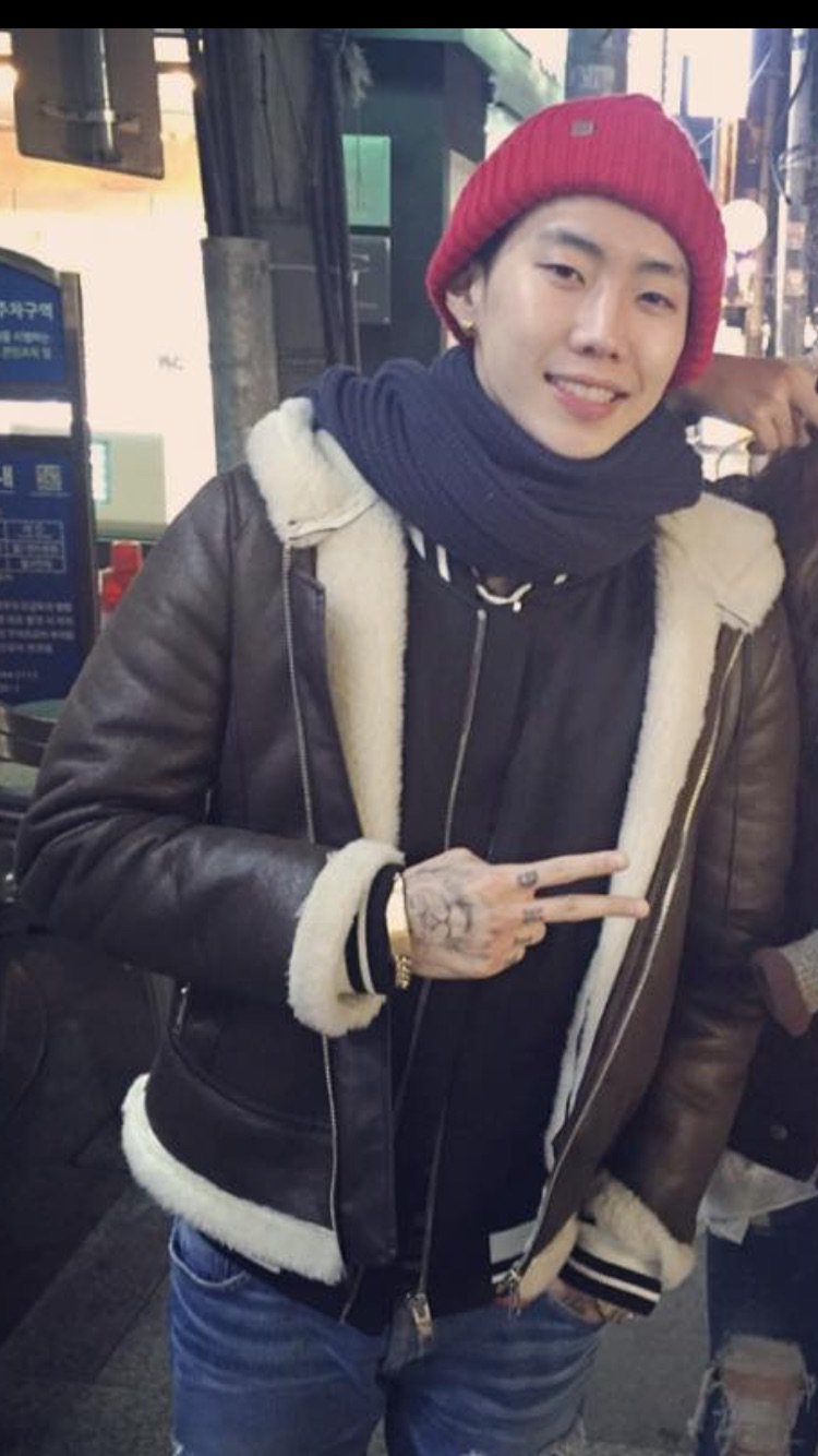 CY2LLR3UkAEFORm.jpg:large