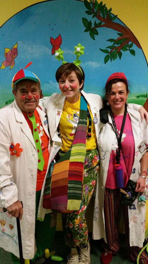 MissioneSorriso's tweet photo. Presenti all'ospedale Beauregard di #Aosta! #ClownDottori #MissioneSorrisoVdA https://t.co/LAlaSErdEK