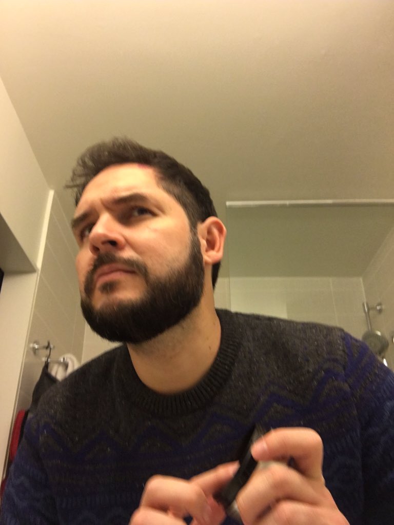 krodasl's tweet photo. Días gente! Días #NYC #beardPomade y listo! https://t.co/XUcZK8FkqF