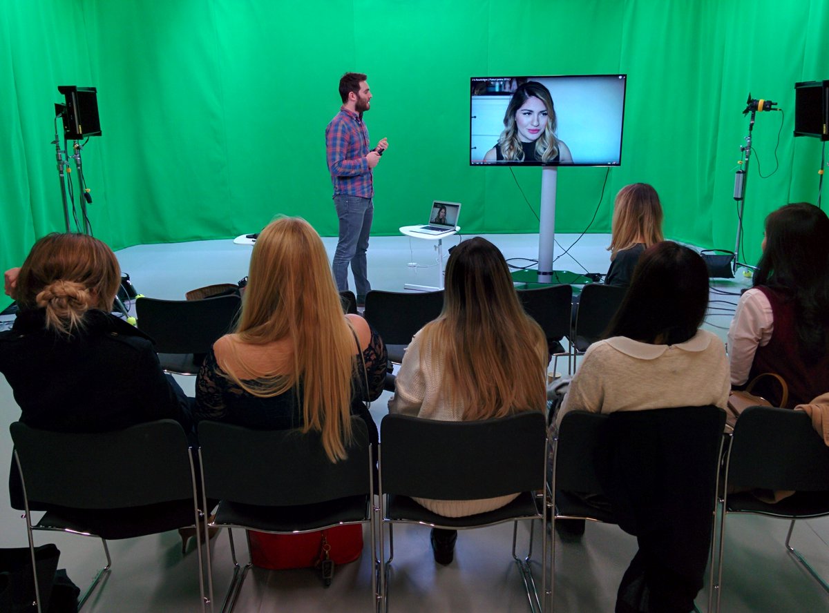 YouTubeSpacePar's tweet photo. De nouveaux ateliers sont disponibles (et c'est toujours gratuit 😀) : https://t.co/4g94fYAgEo
#YouTubeSpacePar https://t.co/DQ67Eugs3g