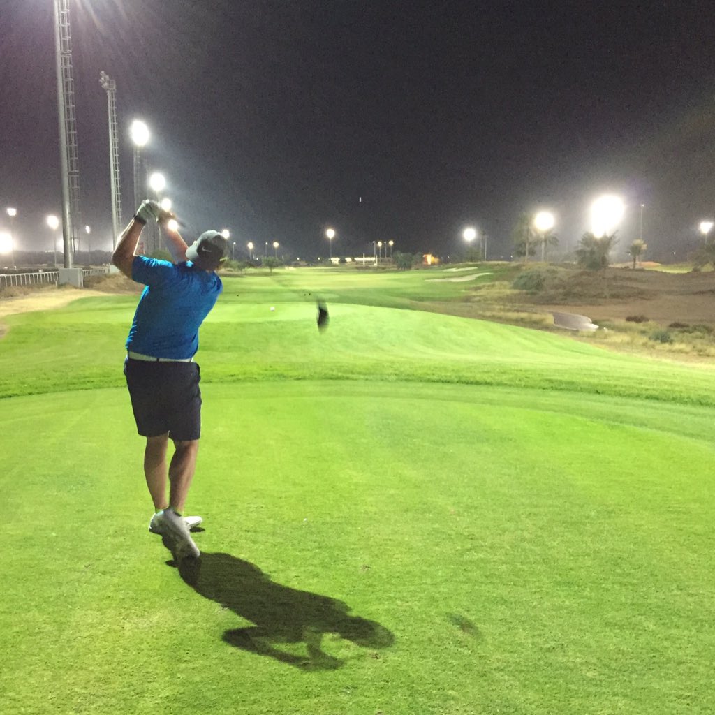 H4RP00N's tweet photo. Hit a drive with 174mph ball speed this week, 307yds carry! #vaporfly #flyfarther #athlete #everydog #nikegolf https://t.co/QmwU9qtNZf