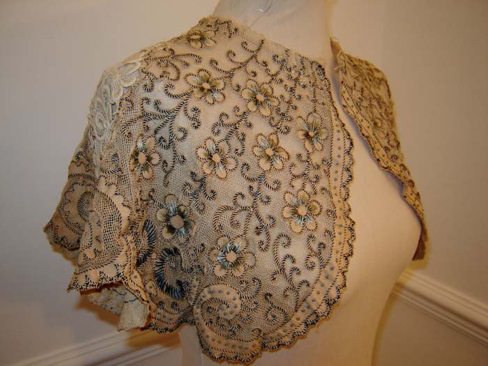 FashionExtraUK's tweet photo. #Antique #Cape #Lace #Embroidery Listing next week  at https://t.co/fn4FuL7qJf #Vintage #Fashion #Textiles https://t.co/zzGOLnLfl2