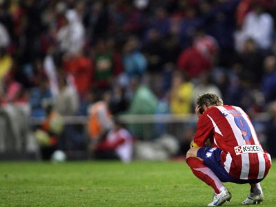 crismolero_99's tweet photo. Siempre defendiste estos colores por muy mal que estuviésemos, ahora nos toca a nosotros #TorresRojiblanco https://t.co/3GCZ3bO4HY