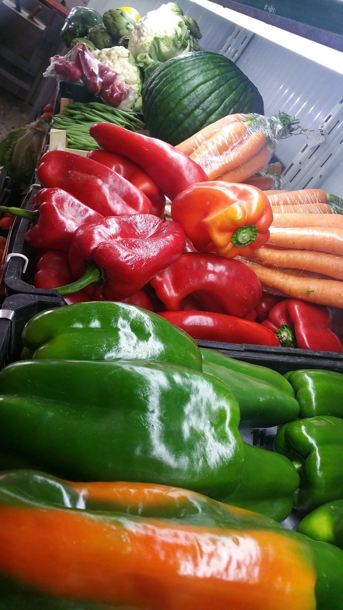 AIONSur's tweet photo. Colores de las tiendas de barrio @BrenesOliva #comprasconcorazon
@chavalote64 @alejandrosola11 @ACIA9 @poinprogresa https://t.co/bYMiIbLoRm