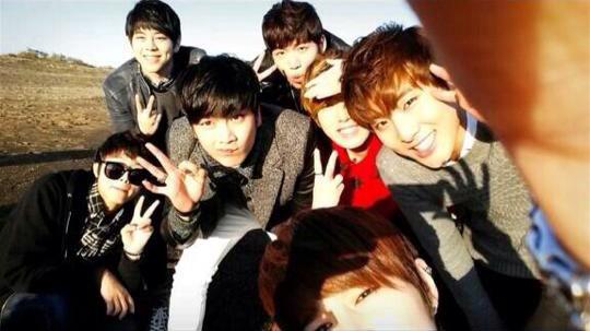 khaneuIs's tweet photo. Happy 3 years for my favorite people on earth!! ♥♥ #3YEARSWITHSPEED #1095LOVESFORSPEED https://t.co/KIyDCs3SNW