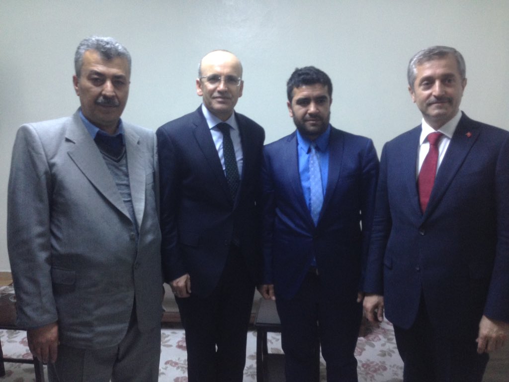 Başbakan Yrd.mız Sn.<a href="/memetsimsek/">Mehmet Simsek</a> ile 25 Aralık Mh. Temsilcisi Z. Abidin Erdem'i ziyaret ettik.<a href="/mtahmazoglu/">Mehmet Tahmazoğlu 🇹🇷</a>