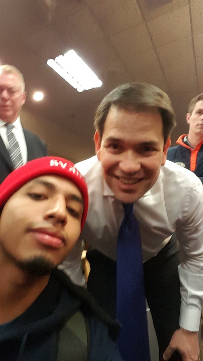 EdwinisBueno's tweet photo. Got a selfie with Rubio!
#ImprezUS https://t.co/98fZZvMaSb