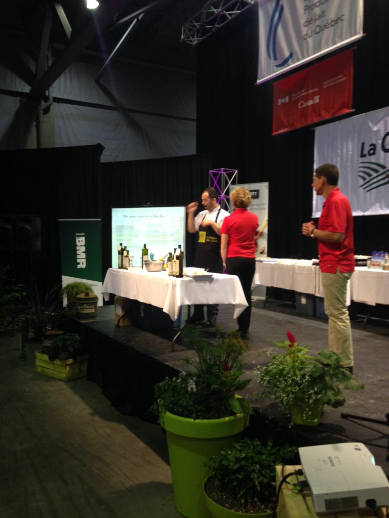 TableedesChefs's tweet photo. Dégustation d'huile de Caméline!Un chef de La Tablée a préparé une salade à la courge!#tableedeschefs #huilecaméline https://t.co/zt9QqFTM7K