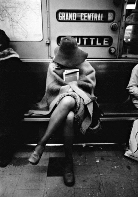 mssblacklips's tweet photo. Feliz tarde de sábado a aquellos que, como una servidora, lo pasamos entre libros y apuntes. https://t.co/fWvjYJ3wXF