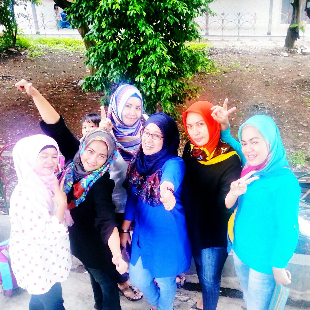 fitriazein's tweet photo. Eksis with my friends #cibono https://t.co/Dp6OhojFgA