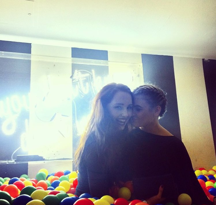 FreyaaMason's tweet photo. My Georgia 👭👩‍❤️‍💋‍👩❤️ I love you #lesbian #proud 🌈 https://t.co/lVFECWo78c