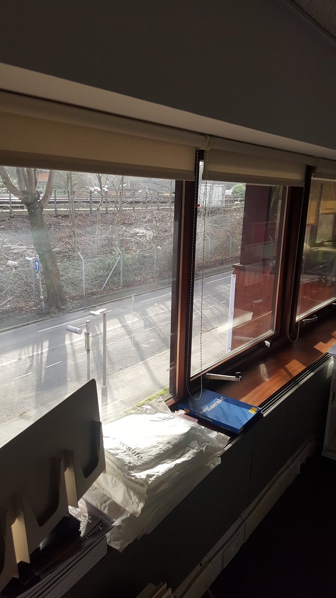Hodge_Services's tweet photo. @UngerGermany extremely dirty internal window cleaning made easy #commercial #windowcleanig https://t.co/967Jk3Luqp
