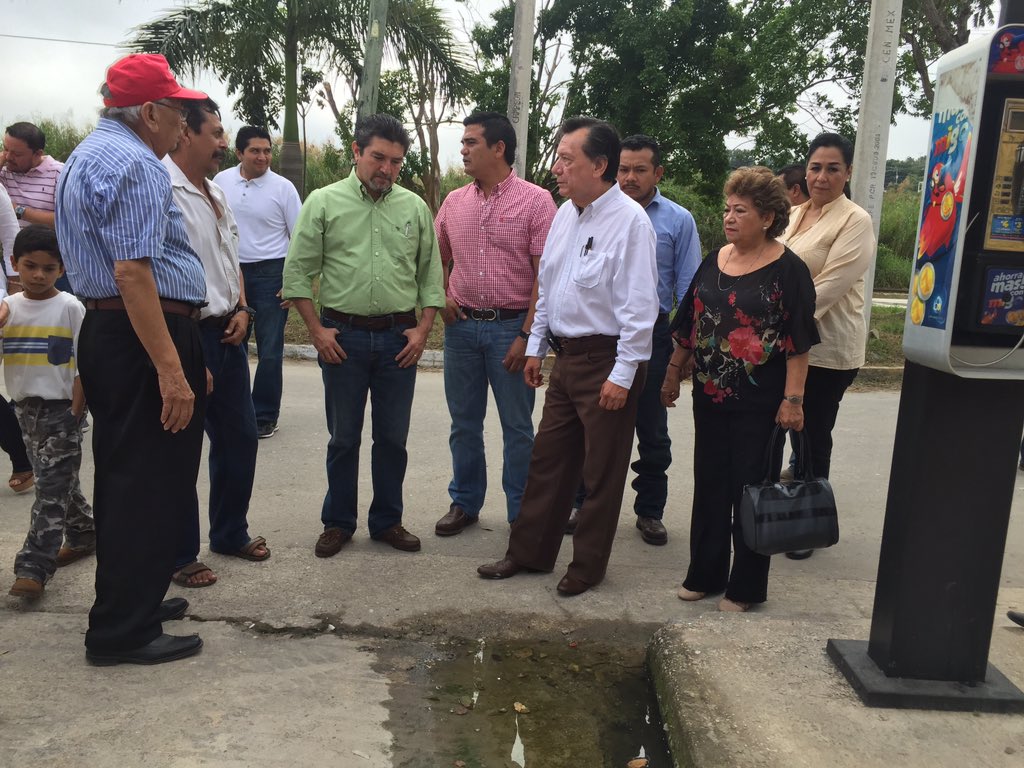 Edgarr_Hdez's tweet photo. Iniciamos la jornada sabatina llevando el Programa Integral de Servicios Públicos a Solidaridad Nacional. https://t.co/8nOK1qx9Aj