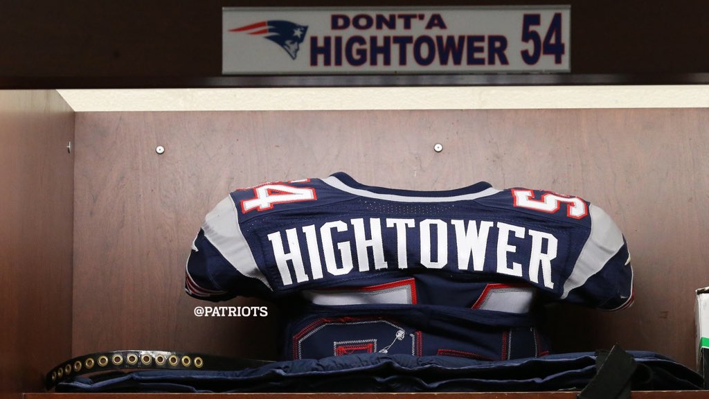 Patriots's tweet photo. Inside the #Patriots locker room before #KCvsNE. 

#LetsGo #DoYourJob https://t.co/4uUNPYP48D