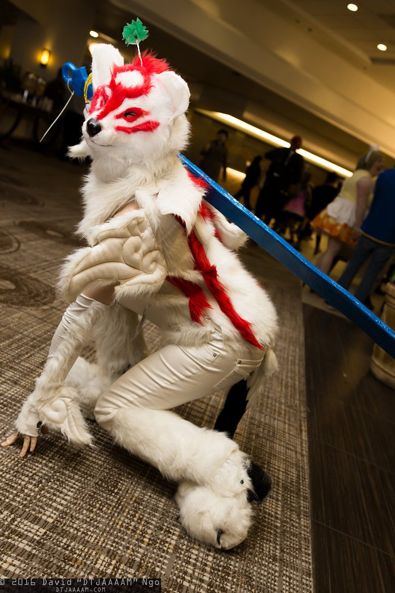 DTJAAAAM's tweet photo. Okami's Amaterasu. #cosplay #newcon #newconpdx #newcon2016 https://t.co/vX3NO7UfD3