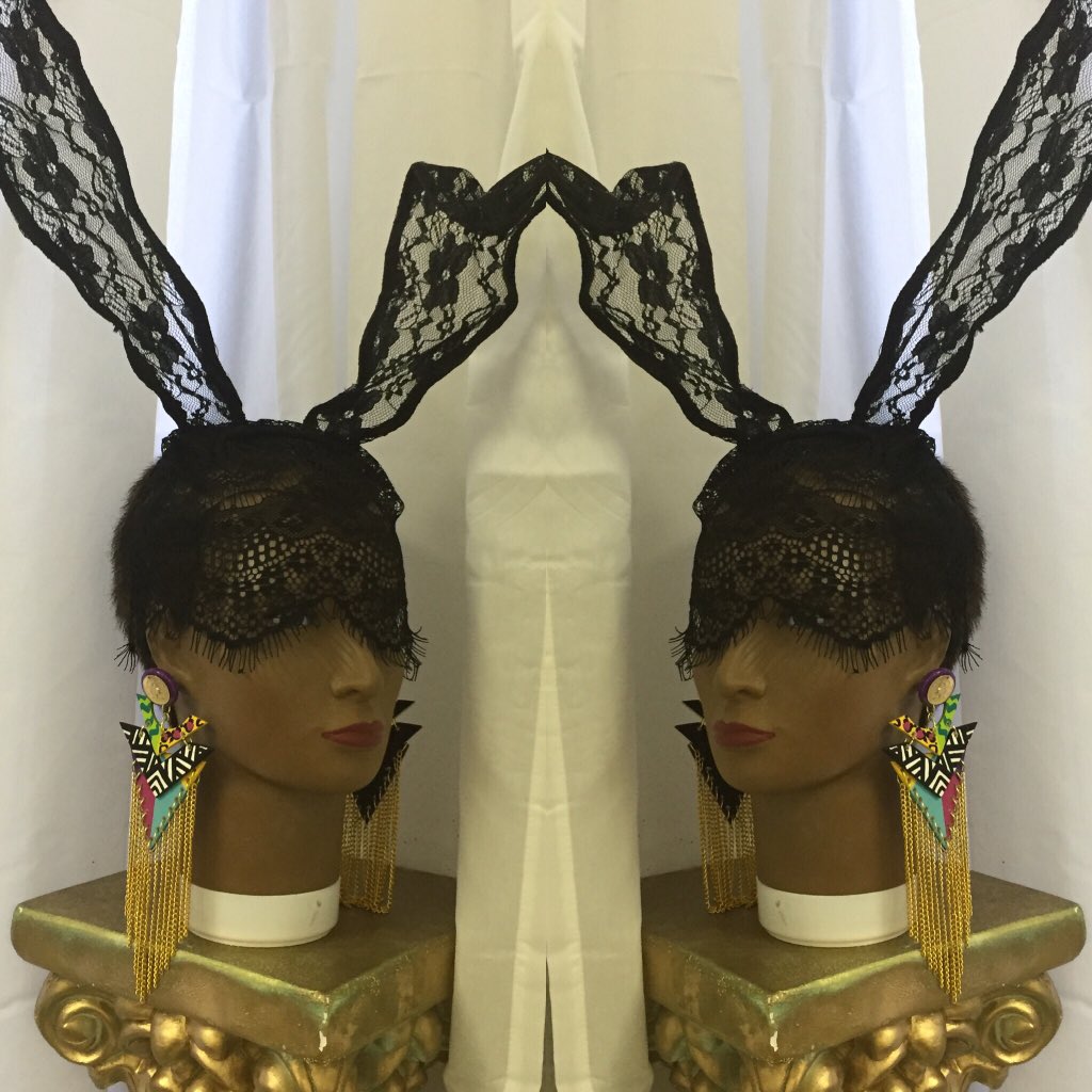 rashidagurl's tweet photo. RashidaGurl "Tanika" earrings on permanent display at The Mannequin Factory #WherePhilly'sFinestLive https://t.co/kmOFfrPhhU