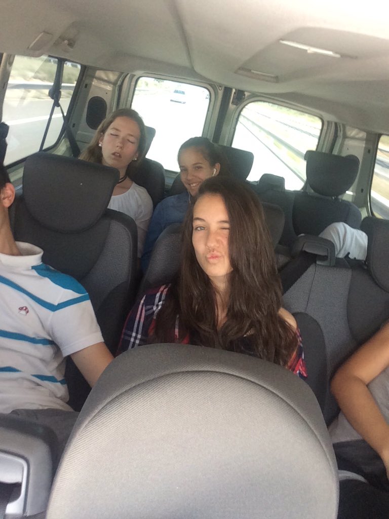 GonMancera's tweet photo. Recuerdos de viaje a Zaragoza, previo al Tyc y yo estudiando😂😂 @MenoresCPTF  @pablocasado_14 @raqqueli_ @casadovi https://t.co/DJEgwCUog4