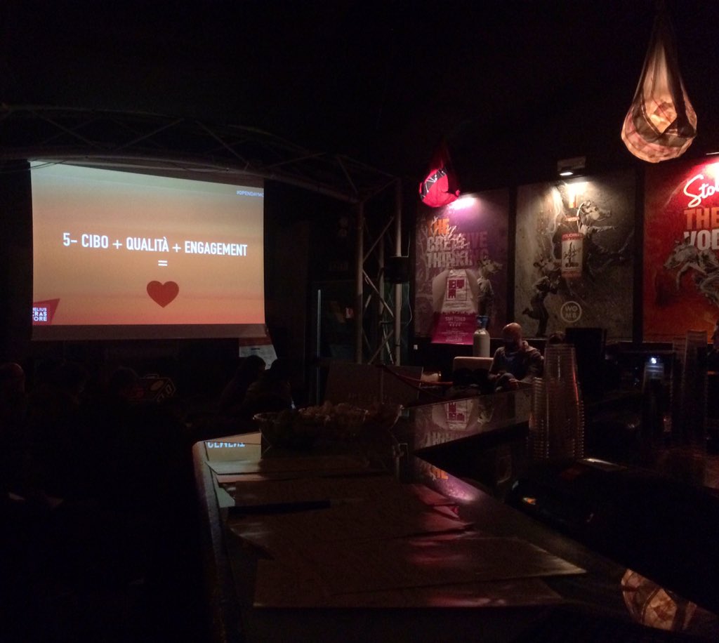_chiarapis's tweet photo. #Instagram: cibo+qualità = engagement. Chiaro? #mcf16 #opendaymcf #igerslecce @MeliusCrasFore https://t.co/0uKyve1Yku
