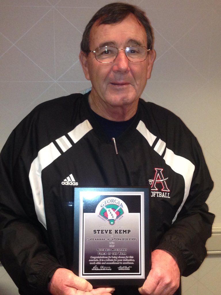 toona_athletics's tweet photo. Congrats 2 Coach Steve, named softball Assistant Coach of the Year by the Georgia Dugout Club! #bucnation https://t.co/H43vy1QHoV