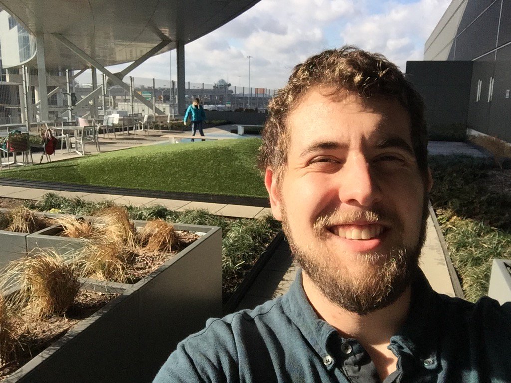 themrosenberg's tweet photo. Rooftop terminal while we wait, fresh air feels nice #feeltheroof #MakeItCrane https://t.co/IucyGHbFNM