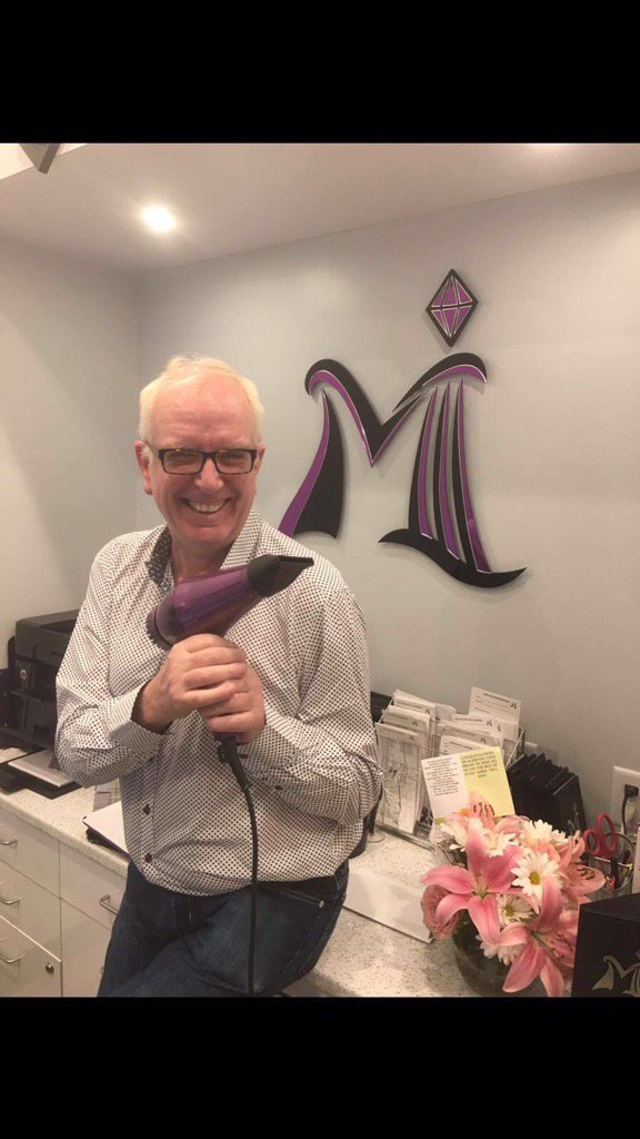 1rorycowan's tweet photo. Have hairdryer will travel. Heading to Australia today. Good Mourning Mrs Brown, hello Australia https://t.co/pDJ3cO0Uk7