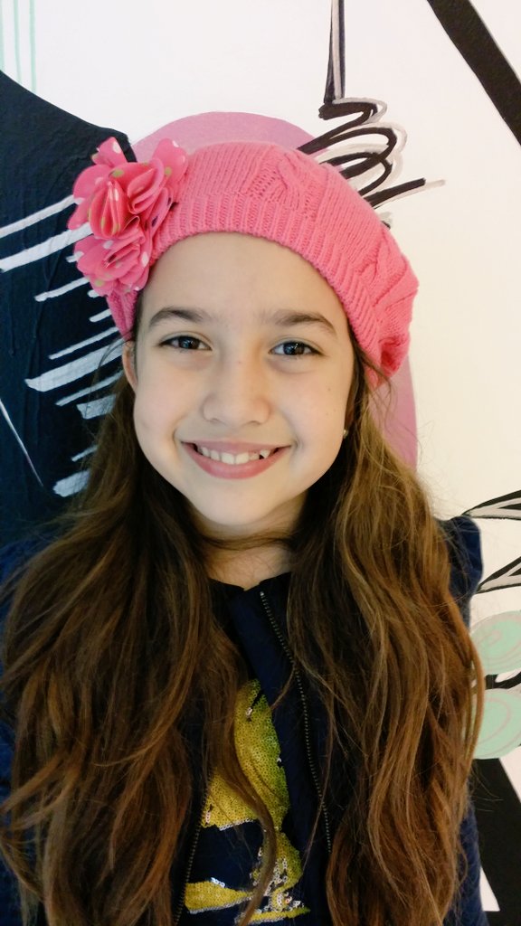 Darianafustes's tweet photo. My Life is Blessed #darianafustes #darianafustestv #wissper #niñafeliz #lovewhatido #nickj #milkshake #happygirl 🎀 https://t.co/l6guAhdki5