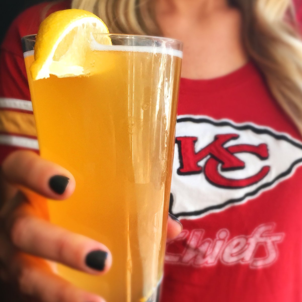 brgrkitchen's tweet photo. $3 Local Taps TODAY 2-6pm @brgrkitchen. #chiefs #chiefskingdom #brgrkitchen #kcmo https://t.co/atgwwIvy95