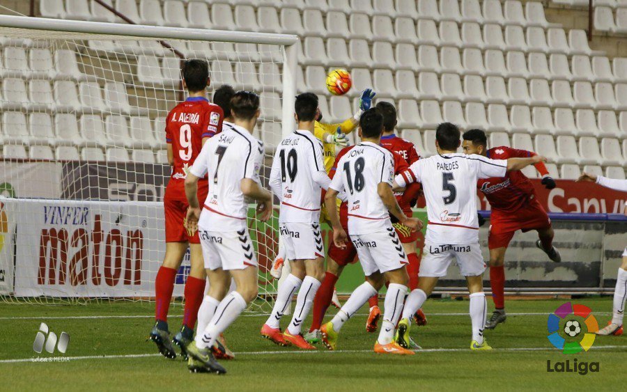 LaLiga's tweet photo. FINAL en los partidos de la Liga Adelante. 

#RZAvLLA 1-0
#ABPvNUM 0-2
#CDTvBAT 2-0
#ECFvADA 2-0 https://t.co/wcRJ0B3TOJ