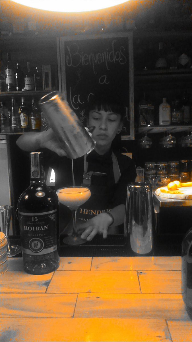 Davobarmaster's tweet photo. #ron #barcelorum #mixology Excelentes rones @huertabarbog https://t.co/sa0wnQB1ai