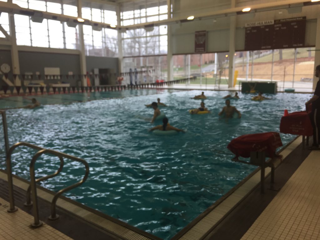 RHIT_SRC's tweet image. Indoor water polo right now in the pool!!  @IotaDeltaPikes @RHIT_TriDelta