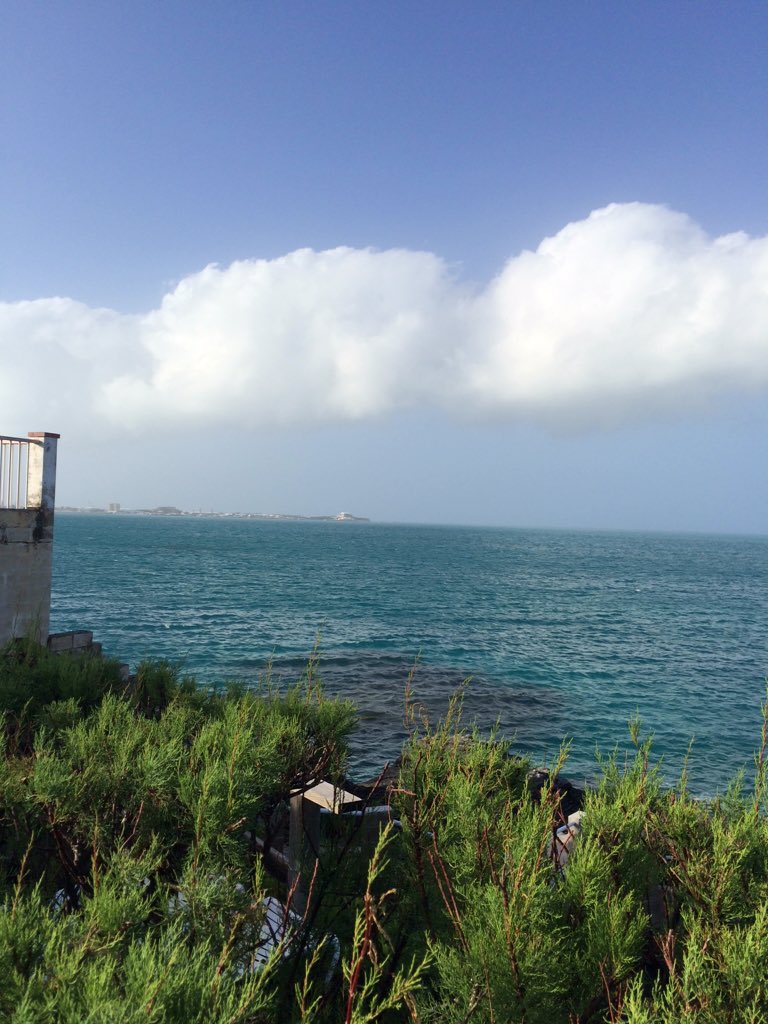 BillHegel's tweet photo. Crazy weekend. #GBvsAZ #projectinstall #bff here visiting #Bermuda https://t.co/B04mm7DFLX