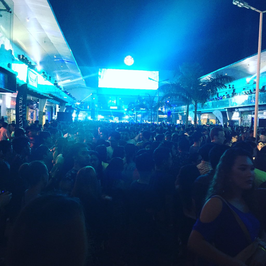 dadnxtdoor_'s tweet photo. #Elektromundo #sinulog2016 #pitsenyor https://t.co/PQyXTiqQrN