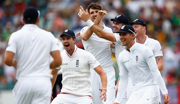 Official_ctOS's tweet photo. IT'S All OVER. England beat South Africa by 7 wickets to clinch Test series 2-0. https://t.co/NWyLrmUFLH  #SAvENG https://t.co/yqw5dzIGEe