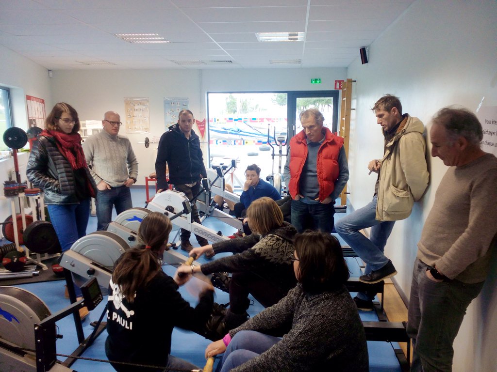 Aviron_Carteret's tweet photo. 5 licenciés du #CAMBC en formation d'initiateur fédéral au #Cherbourg Club Aviron de Mer ce week-end https://t.co/J7J1W89Uzy